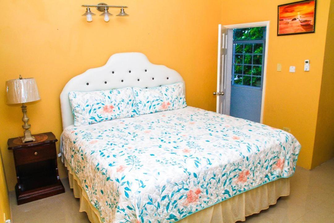 Dela De-Rose Guest House Negril Jamaica 外观 照片