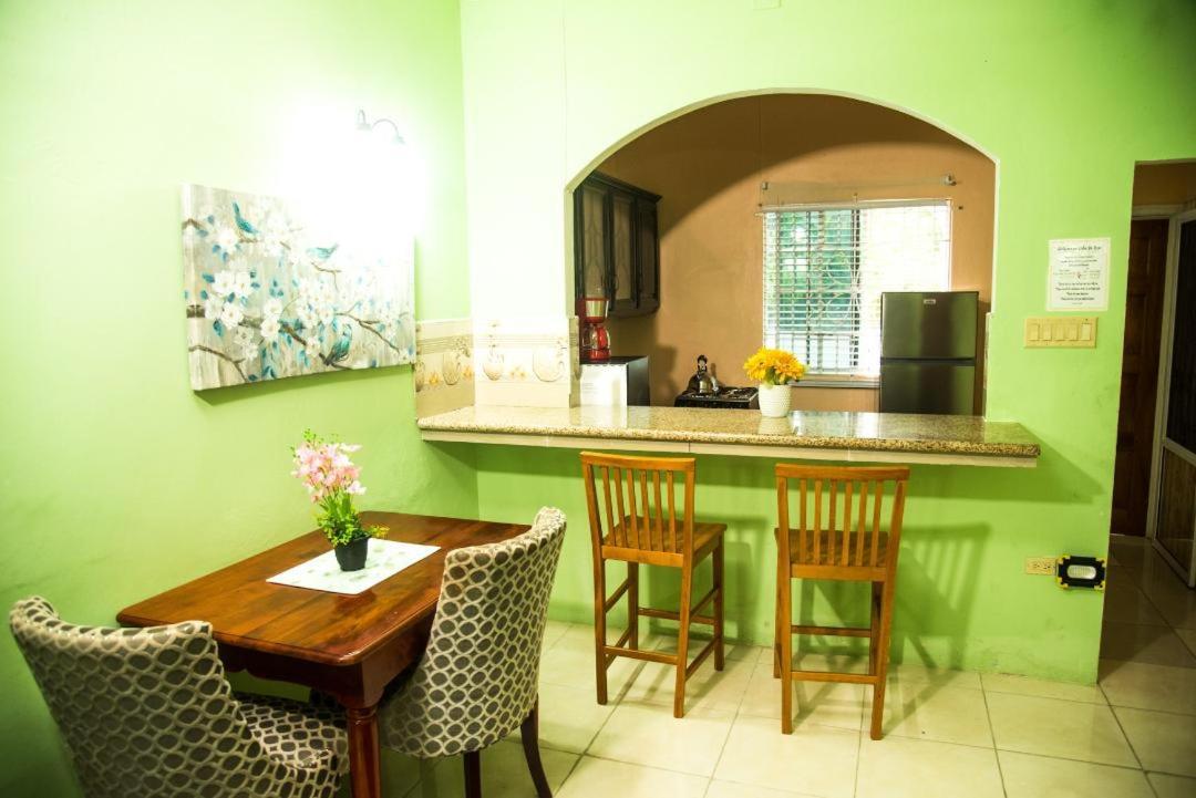 Dela De-Rose Guest House Negril Jamaica 外观 照片