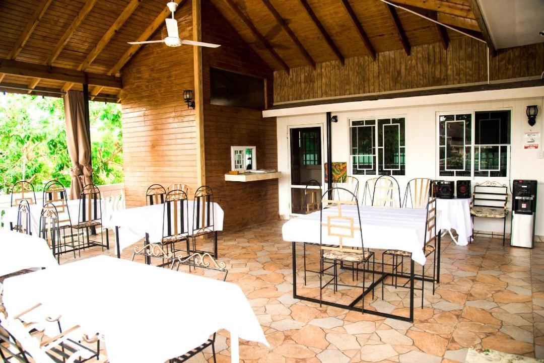 Dela De-Rose Guest House Negril Jamaica 外观 照片