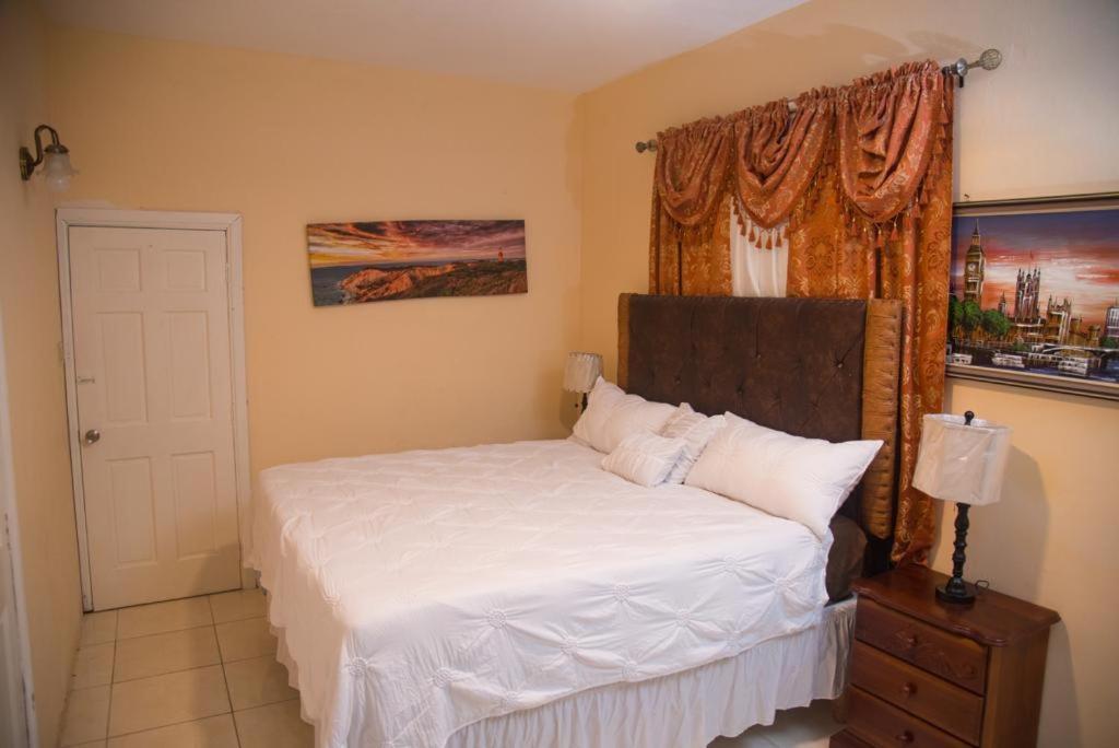 Dela De-Rose Guest House Negril Jamaica 外观 照片