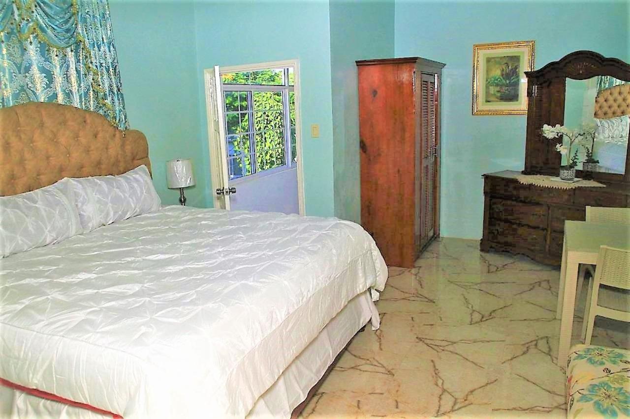 Dela De-Rose Guest House Negril Jamaica 外观 照片