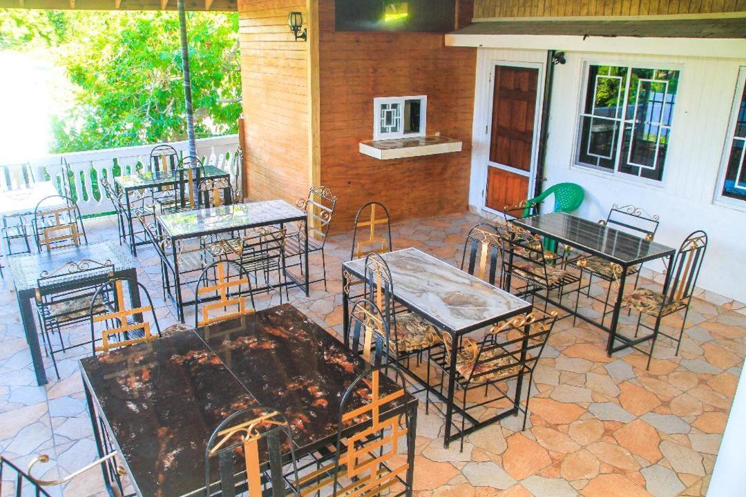 Dela De-Rose Guest House Negril Jamaica 外观 照片
